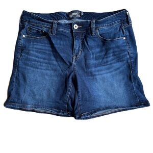 Torrid Women's Plus Size 14 Blue Denim Stretch Jeans Shorts Pockets Casual EUC